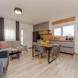  Apartment Dmarie